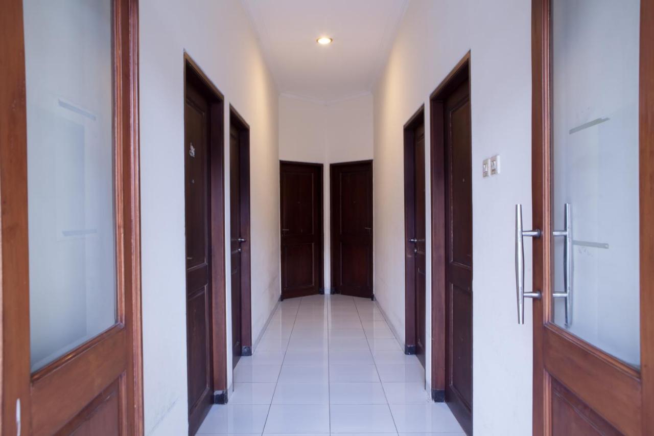 Reddoorz @ Genteng Surabaja Zewnętrze zdjęcie