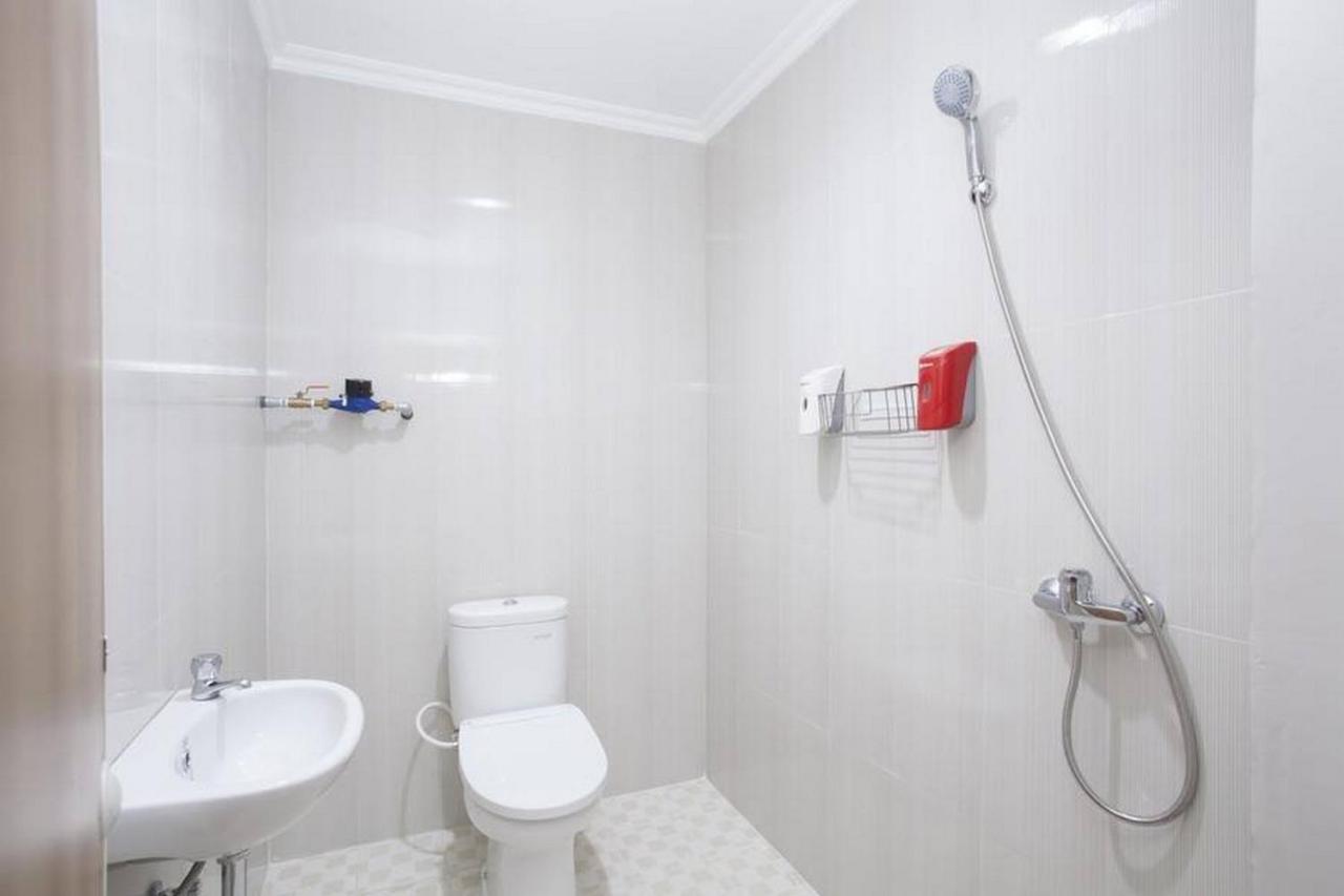 Reddoorz @ Genteng Surabaja Zewnętrze zdjęcie
