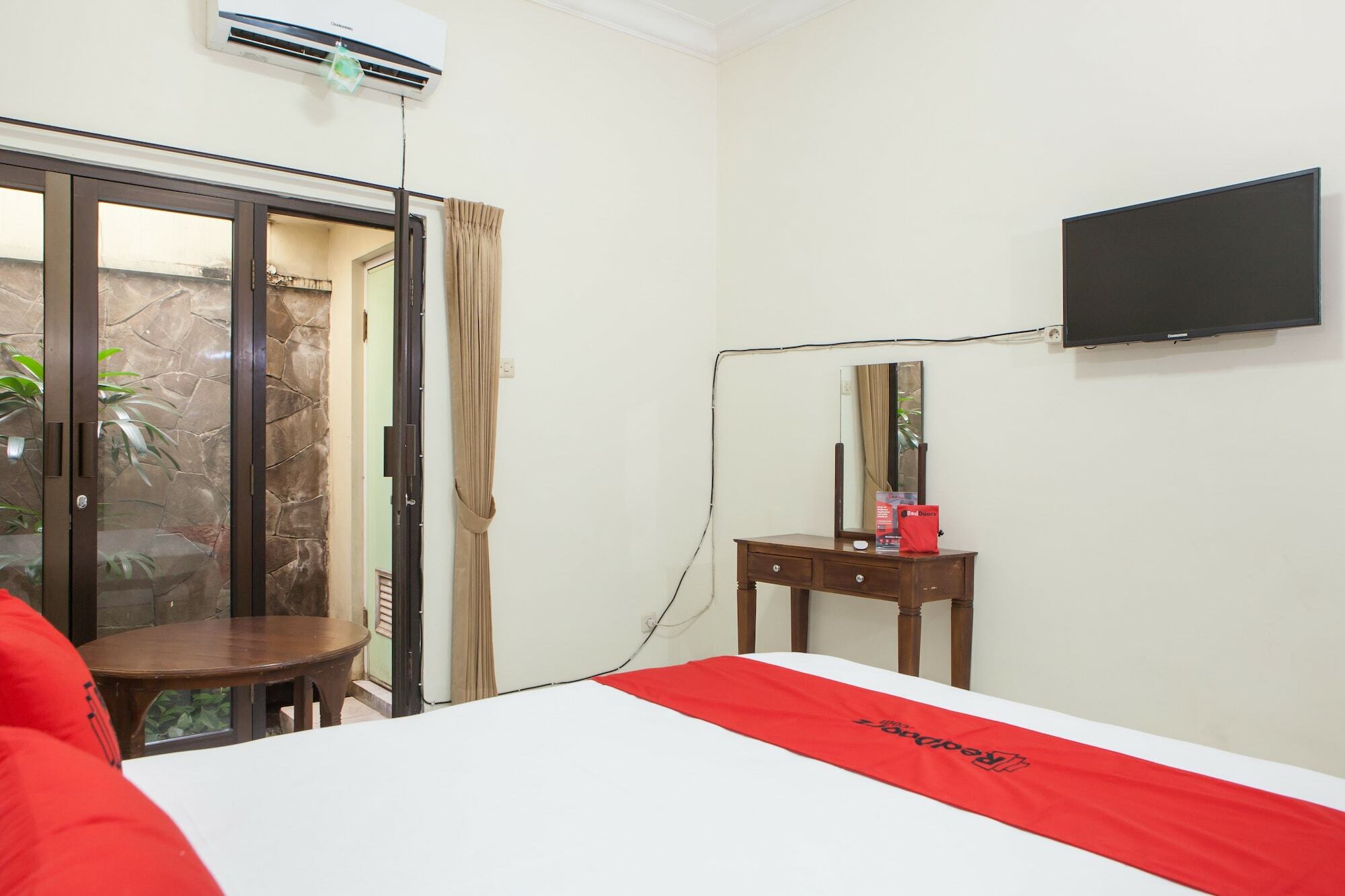 Reddoorz @ Genteng Surabaja Zewnętrze zdjęcie
